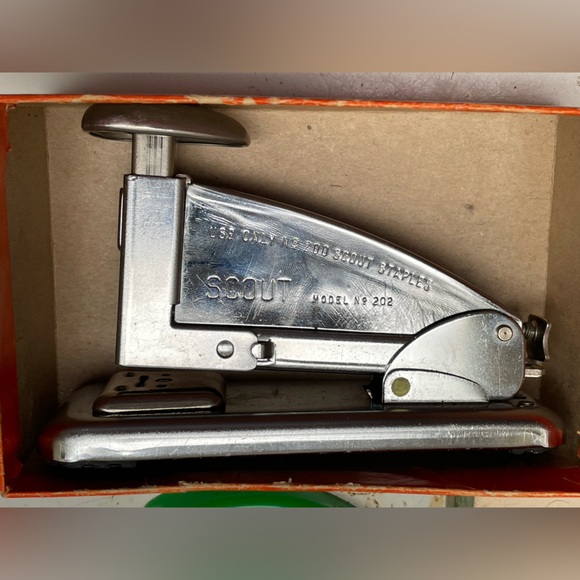 Vintage stapler in pristine condition!! Circa 1959 - Picture 14 of 15